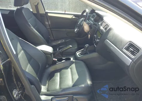 2013 Volkswagen Jetta 2.5L Se z USA, uszkodzony, nr VIN 3VWDP7AJ3DM381775